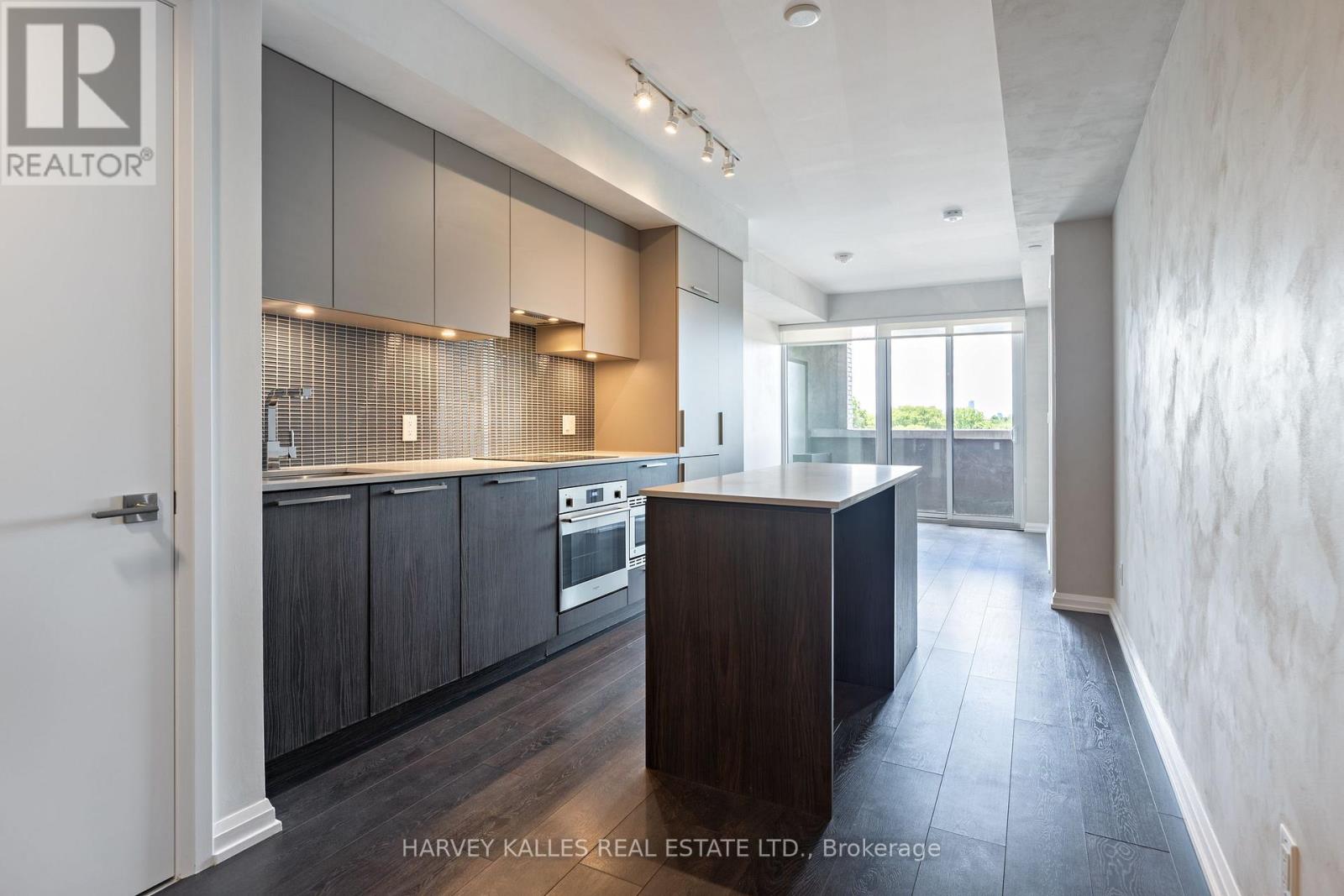#412 4208 DUNDAS STREET W - 3