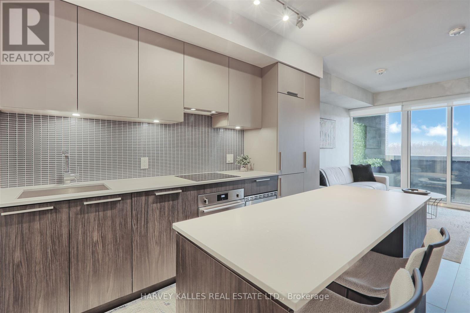 #412 4208 DUNDAS STREET W - 5