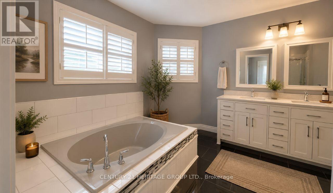 73 HUTTON CRESCENT - 12