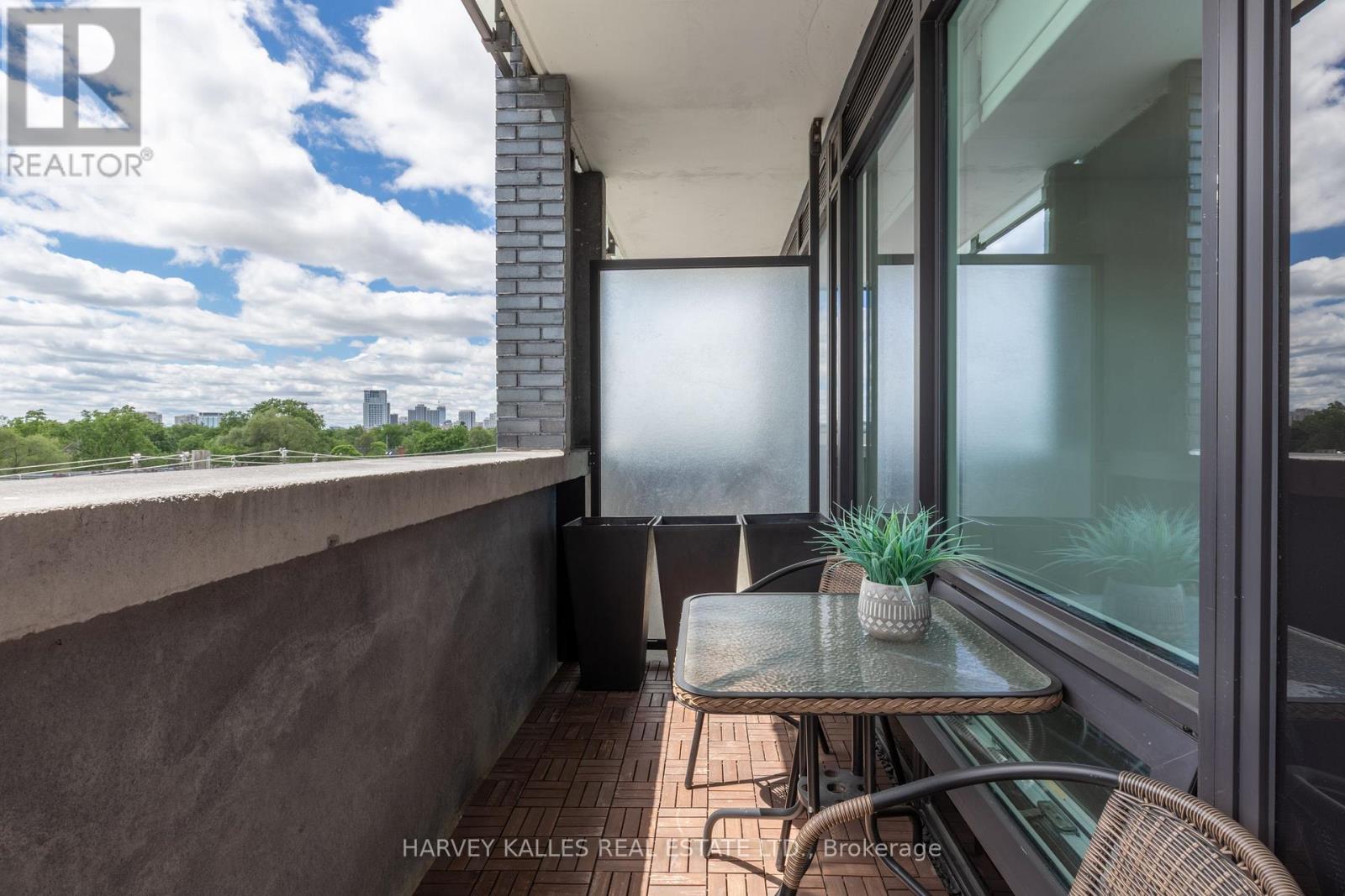 #412 4208 DUNDAS STREET W - 17
