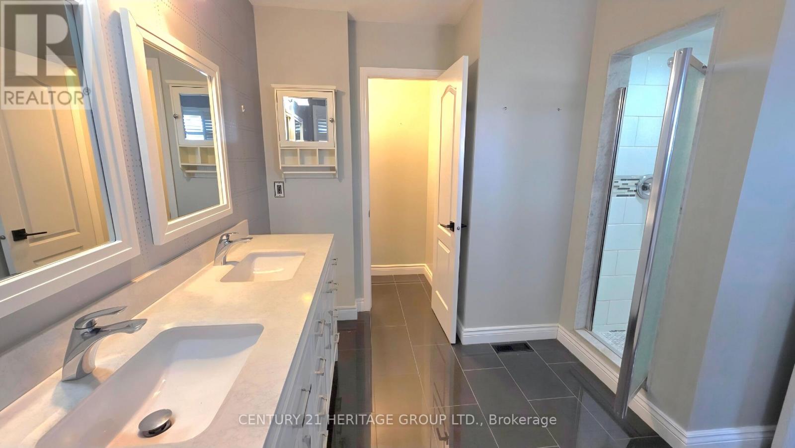 73 HUTTON CRESCENT - 13