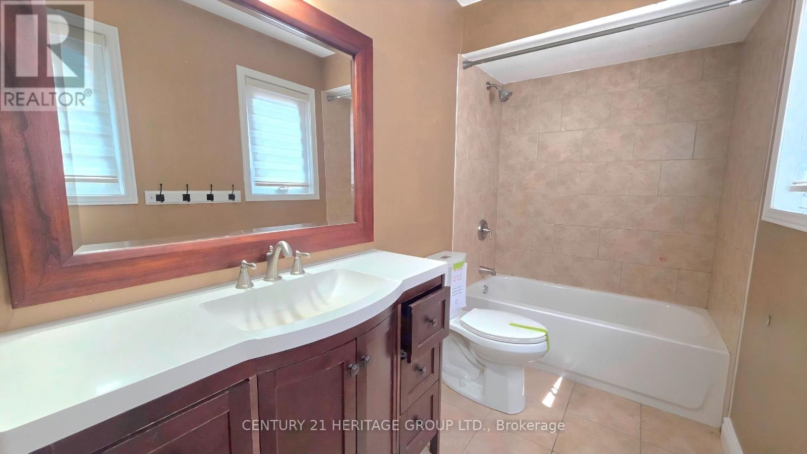 73 HUTTON CRESCENT - 18