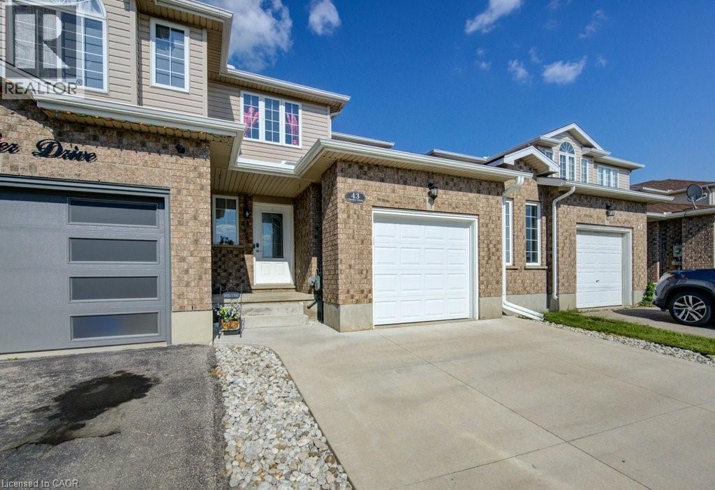 43 CHESTER Drive — photo 2