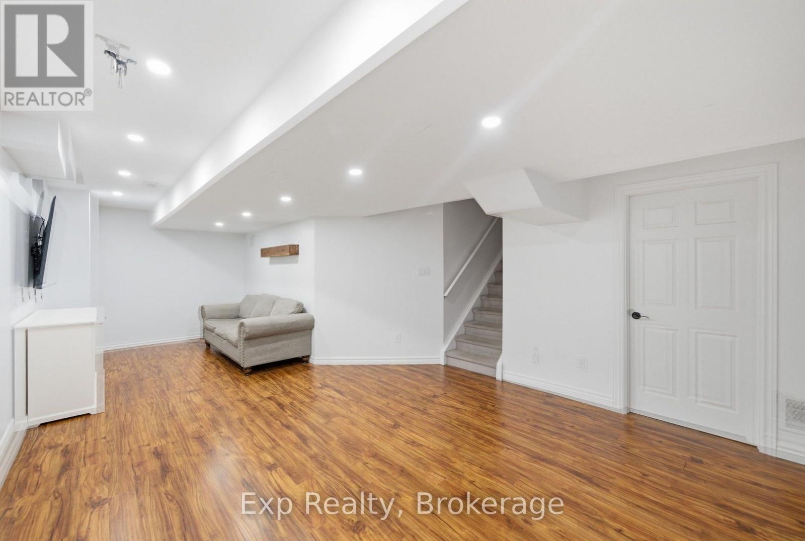 26 WILLIAM FAIR DRIVE - 35