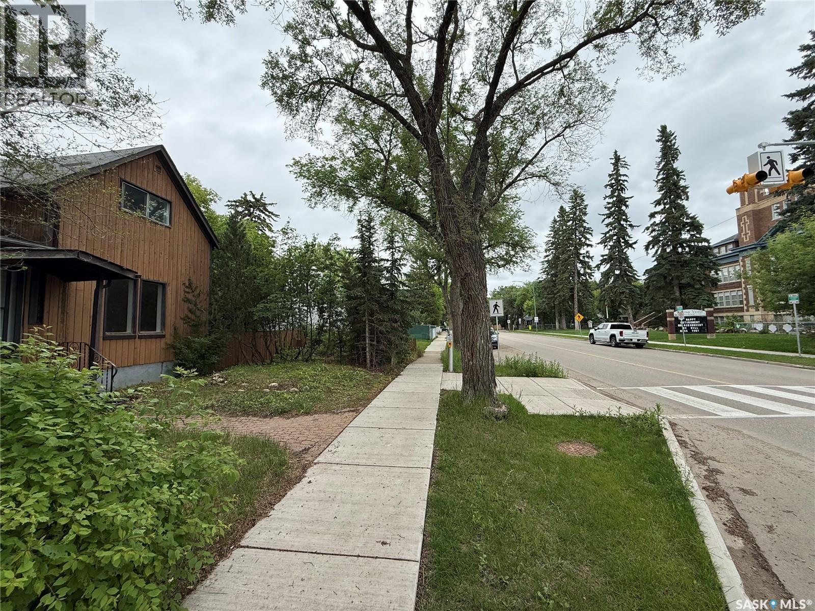 1320 Lorne AVENUE - 2