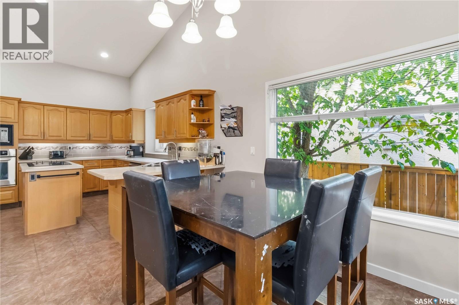 131 MENDEL CRESCENT — photo 14