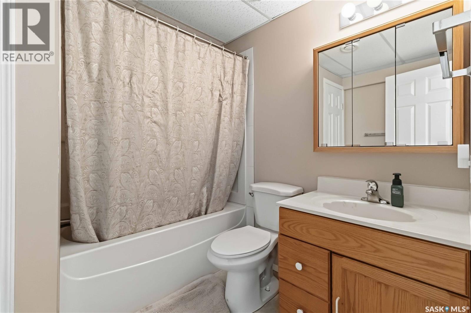 131 MENDEL CRESCENT — photo 42