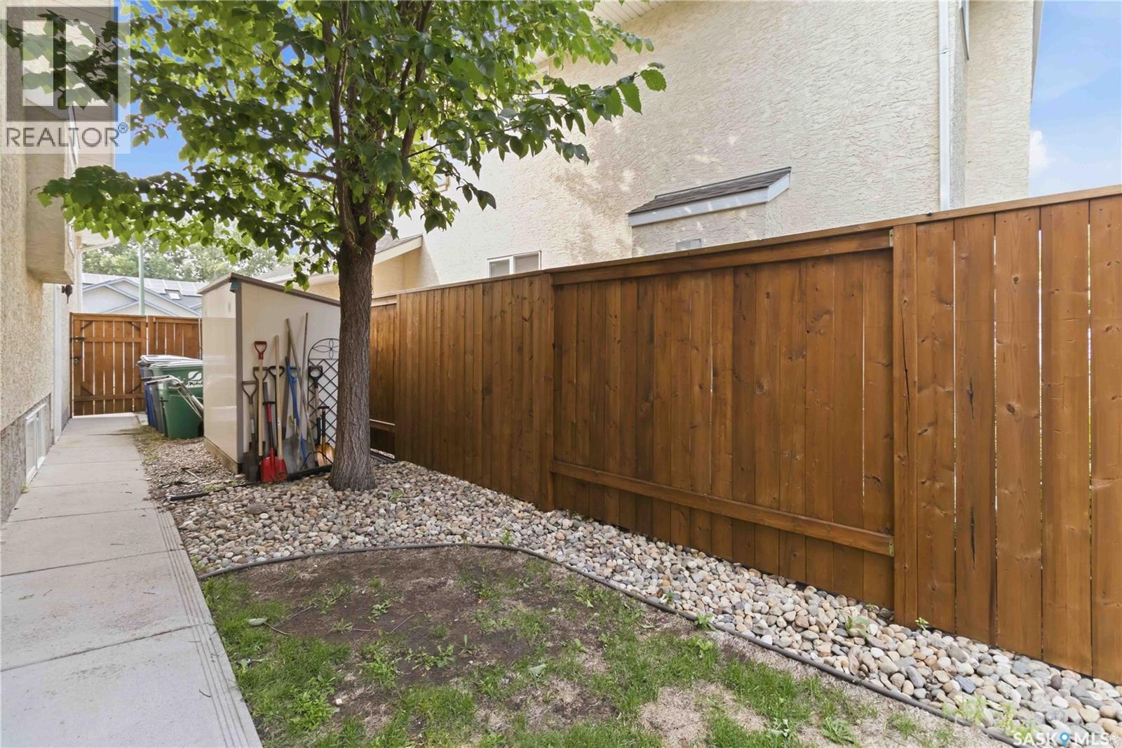 131 MENDEL CRESCENT — photo 47