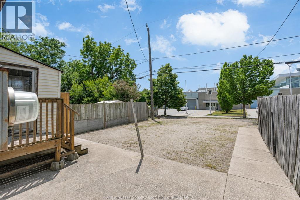 673 RANDOLPH AVENUE - 13