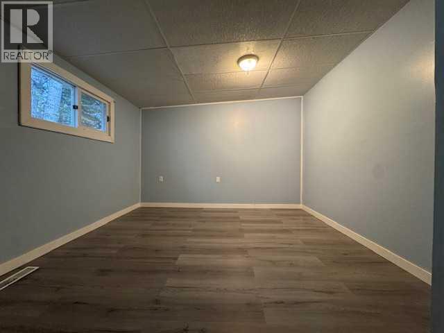 112, 810 56 Street - 10
