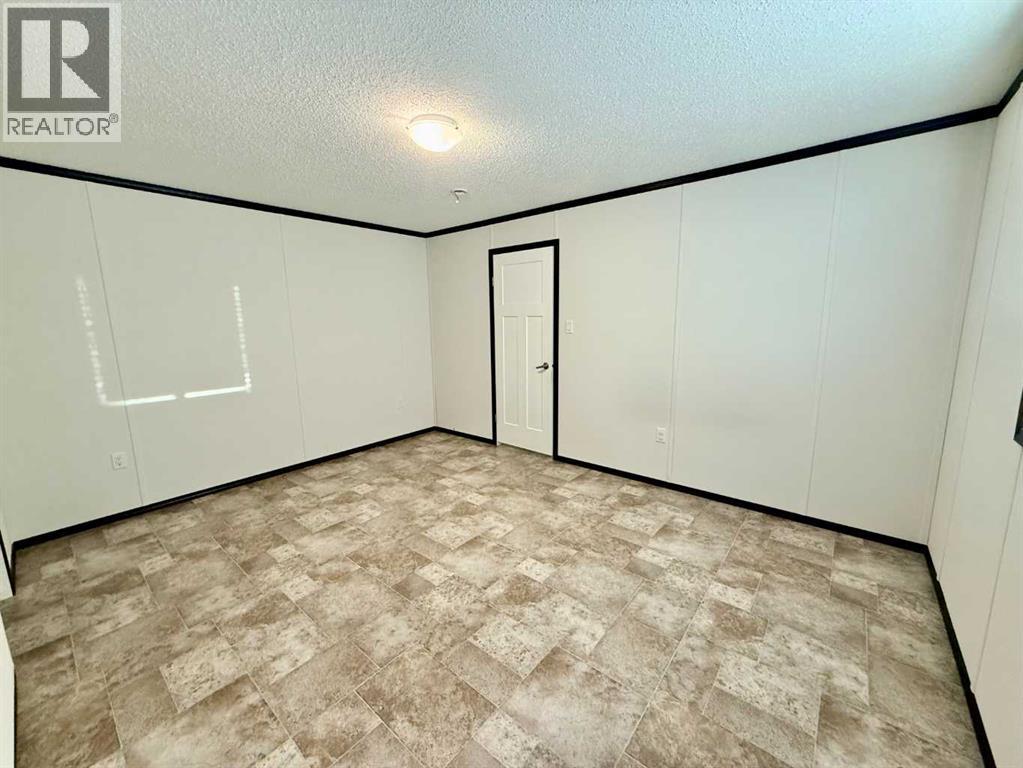 26, 1609 14 Street - 22
