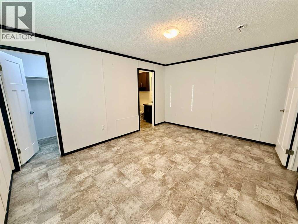 26, 1609 14 Street - 10