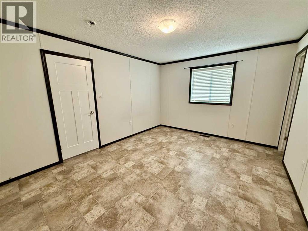 26, 1609 14 Street - 23