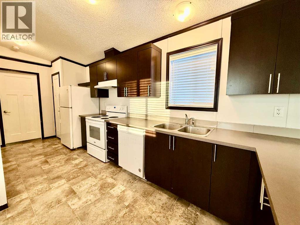 26, 1609 14 Street - 2