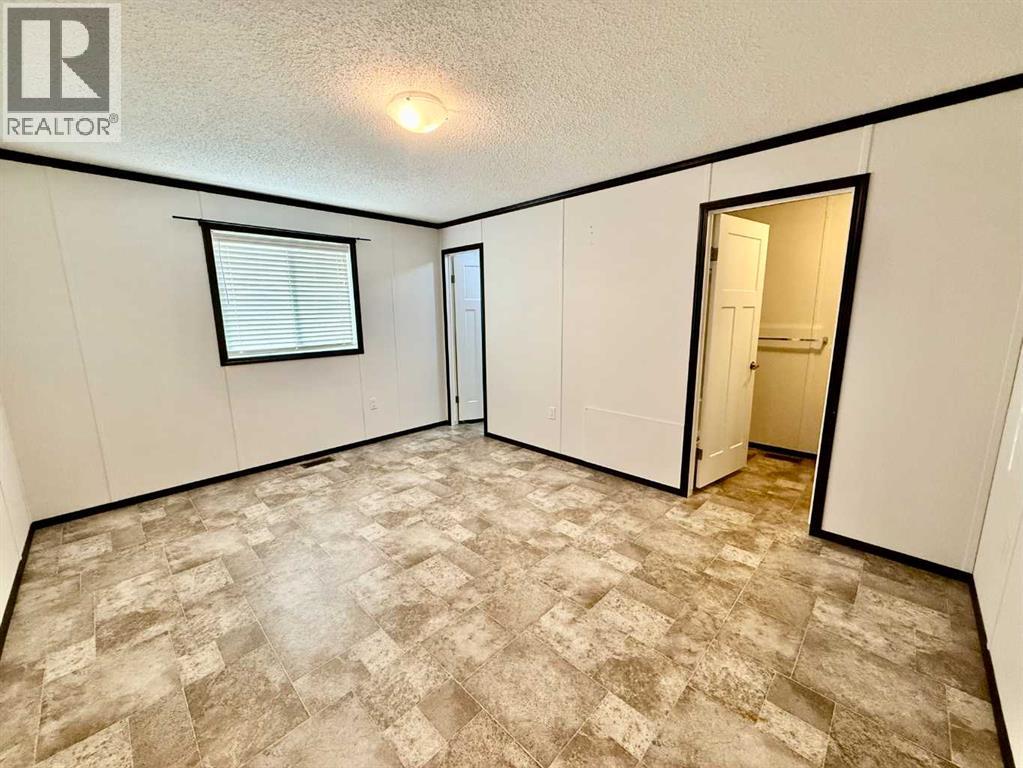 26, 1609 14 Street - 9
