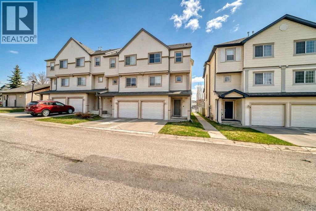 17 Copperfield Court SE - 1