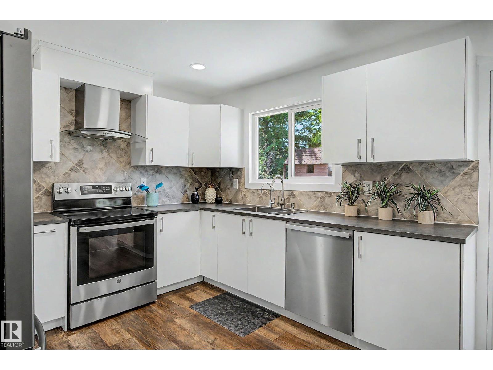 3718 103B ST NW - 21