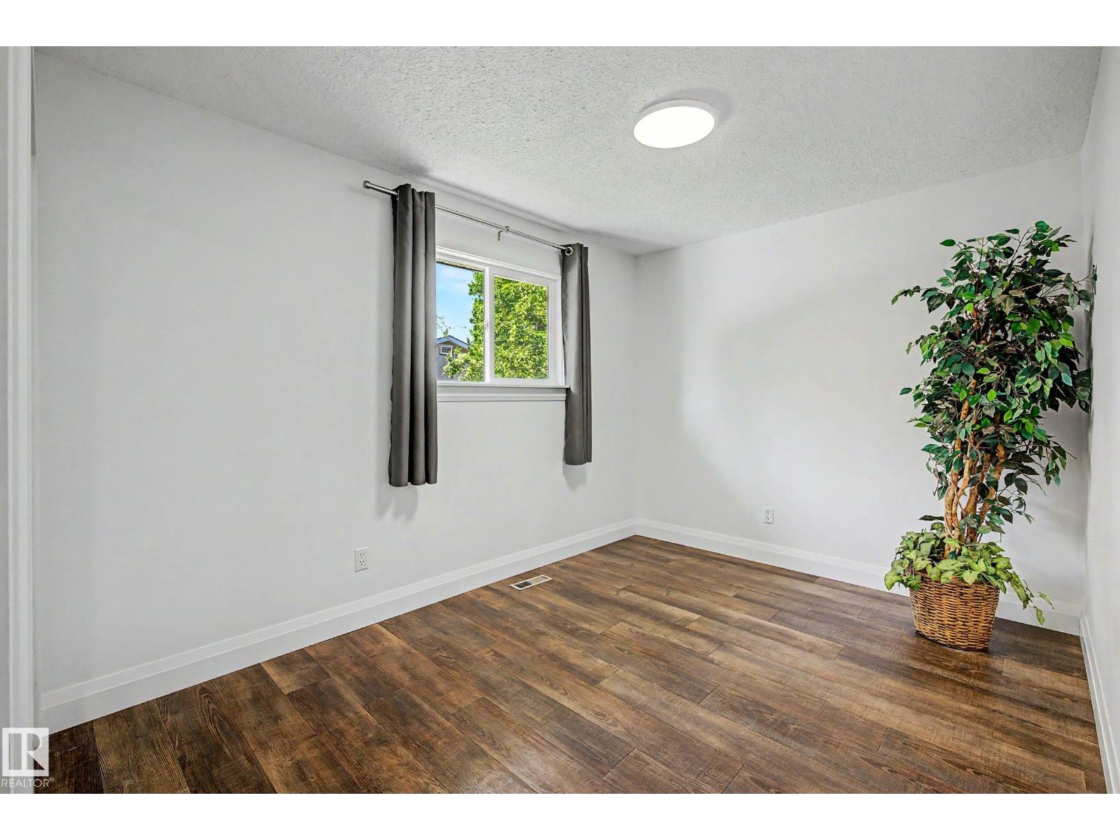 3718 103B ST NW - 29