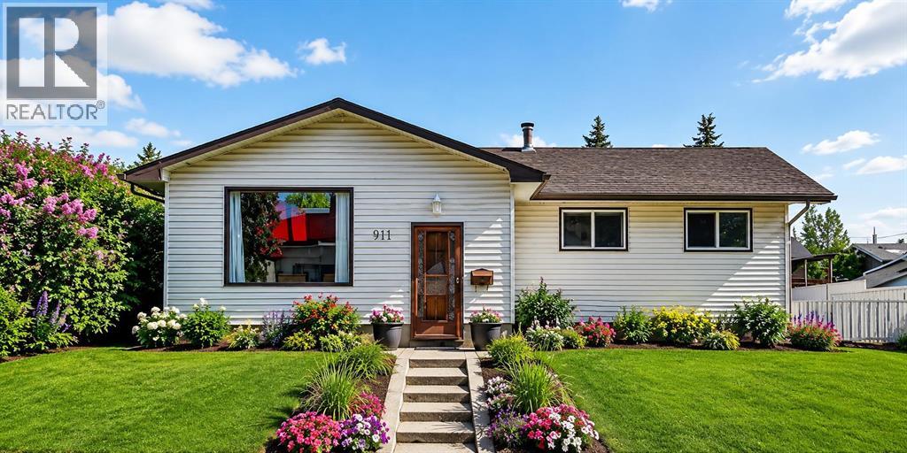 912 Stonehaven Road SW - 2