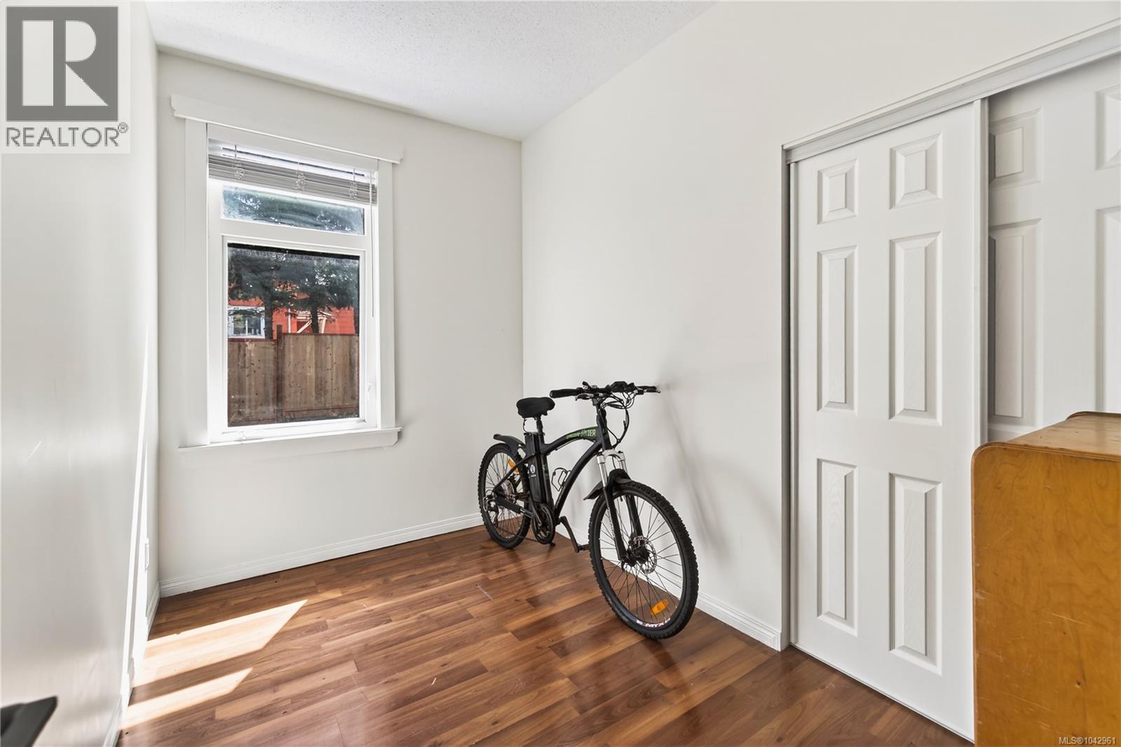203 Prideaux St - 27