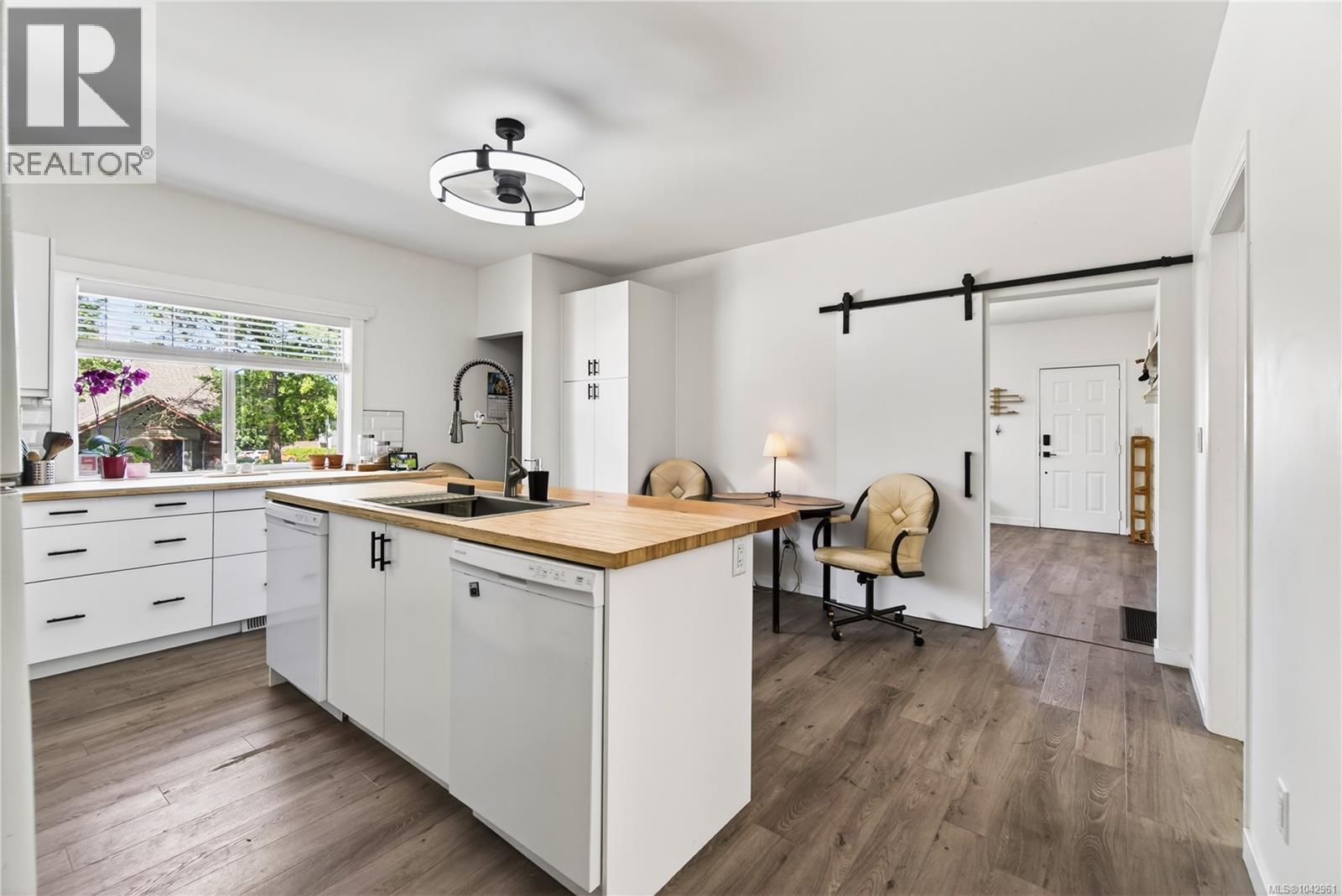 203 Prideaux St - 5