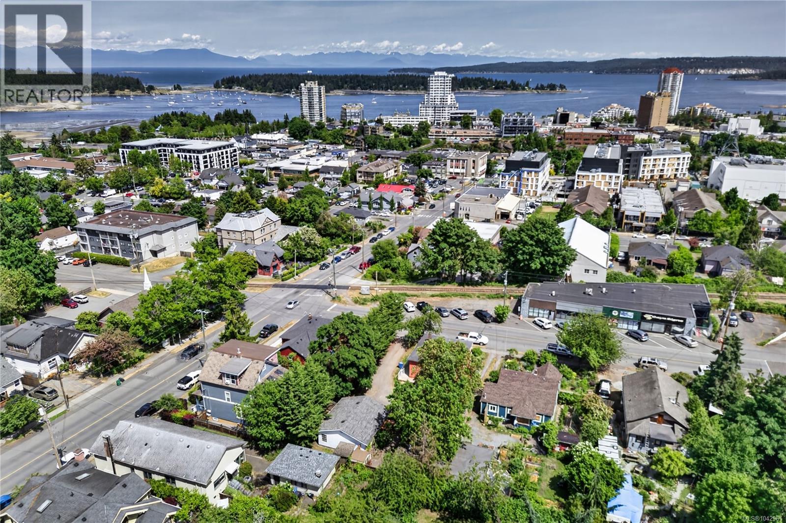 203 Prideaux St - 52