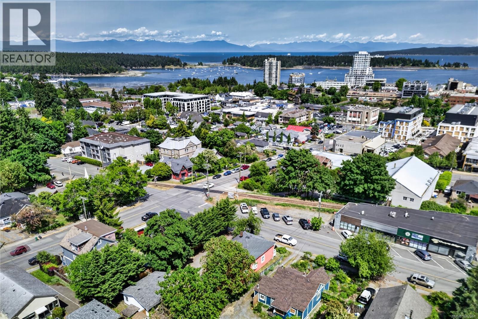 203 Prideaux St - 53
