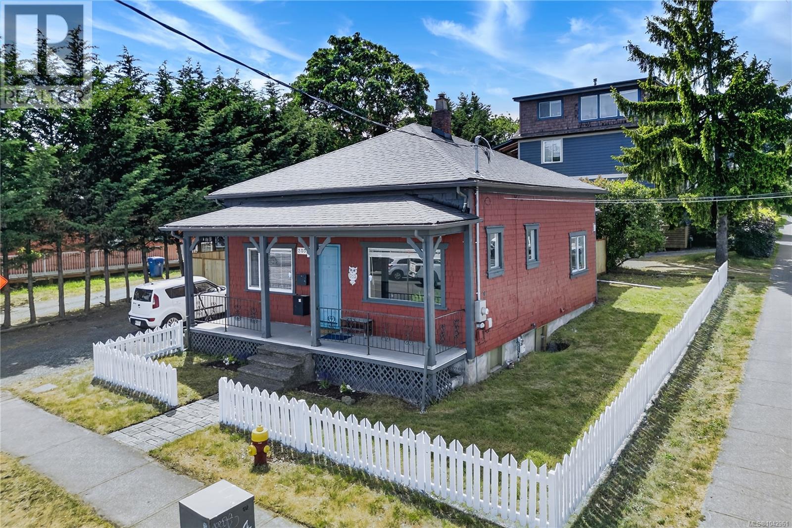 203 Prideaux St - 35