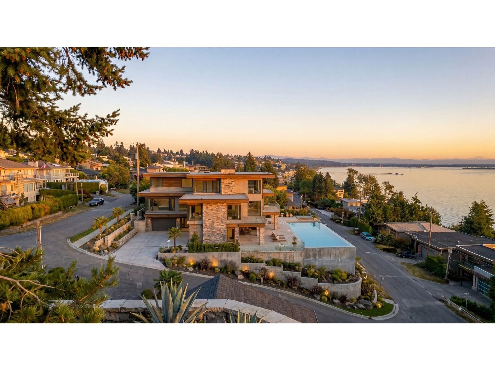 14310 SUNSET DRIVE, White Rock