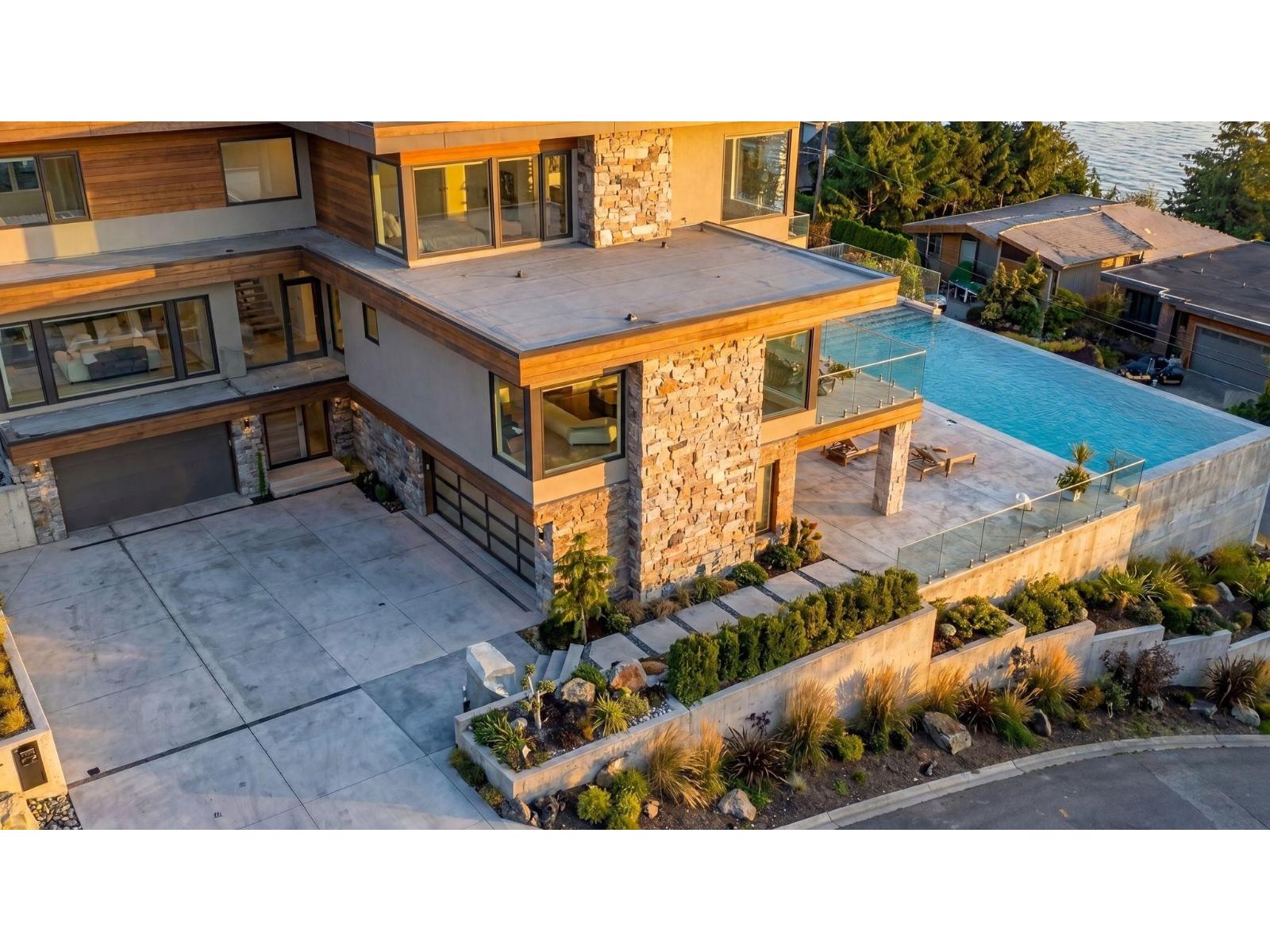 14310 SUNSET DRIVE, White Rock
