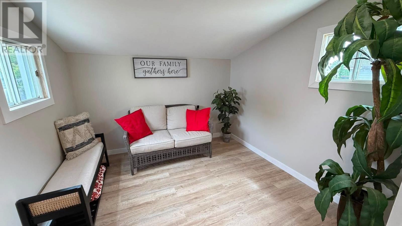 372 GRENVILLE AVE - 11