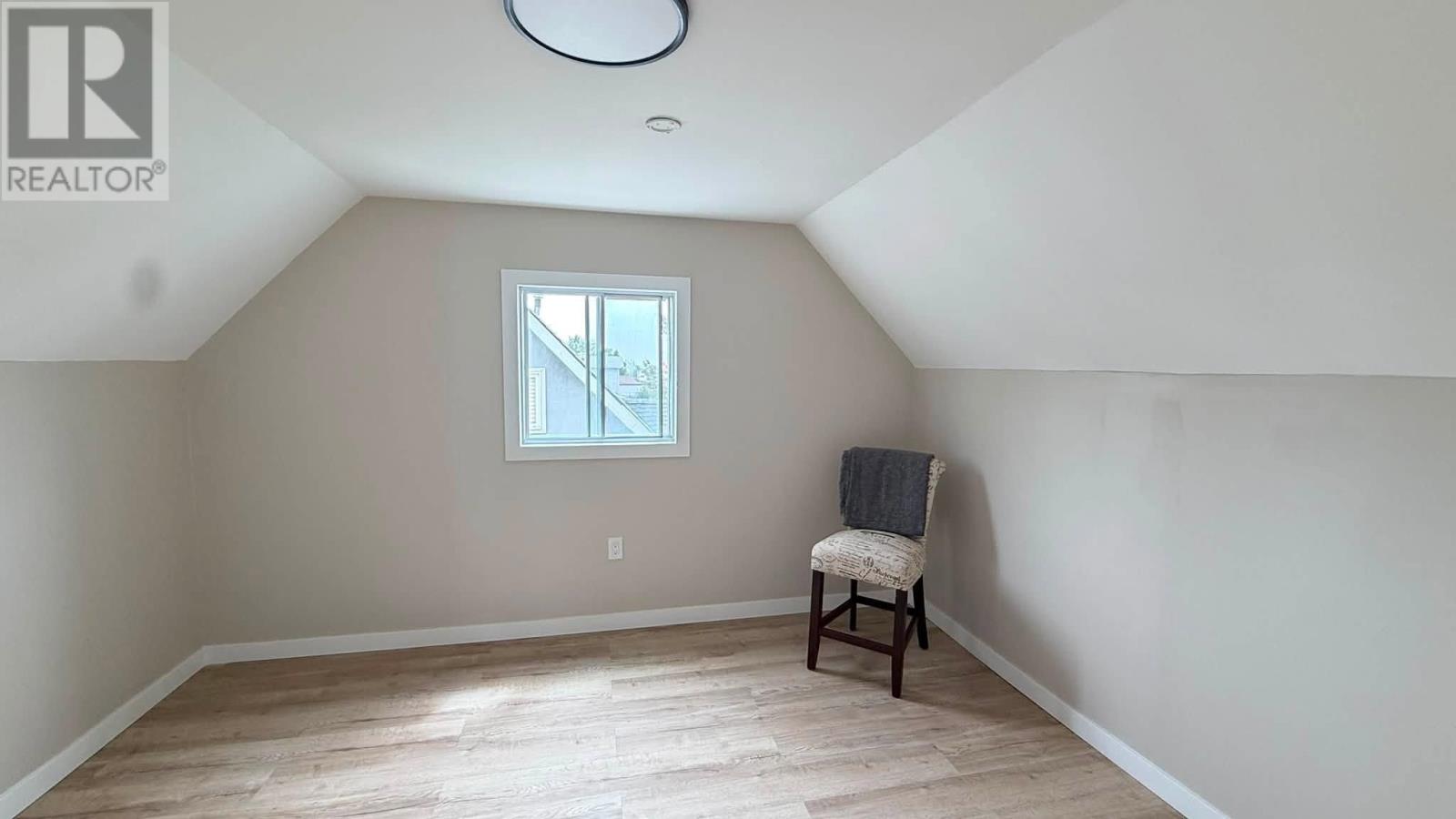 372 GRENVILLE AVE - 13