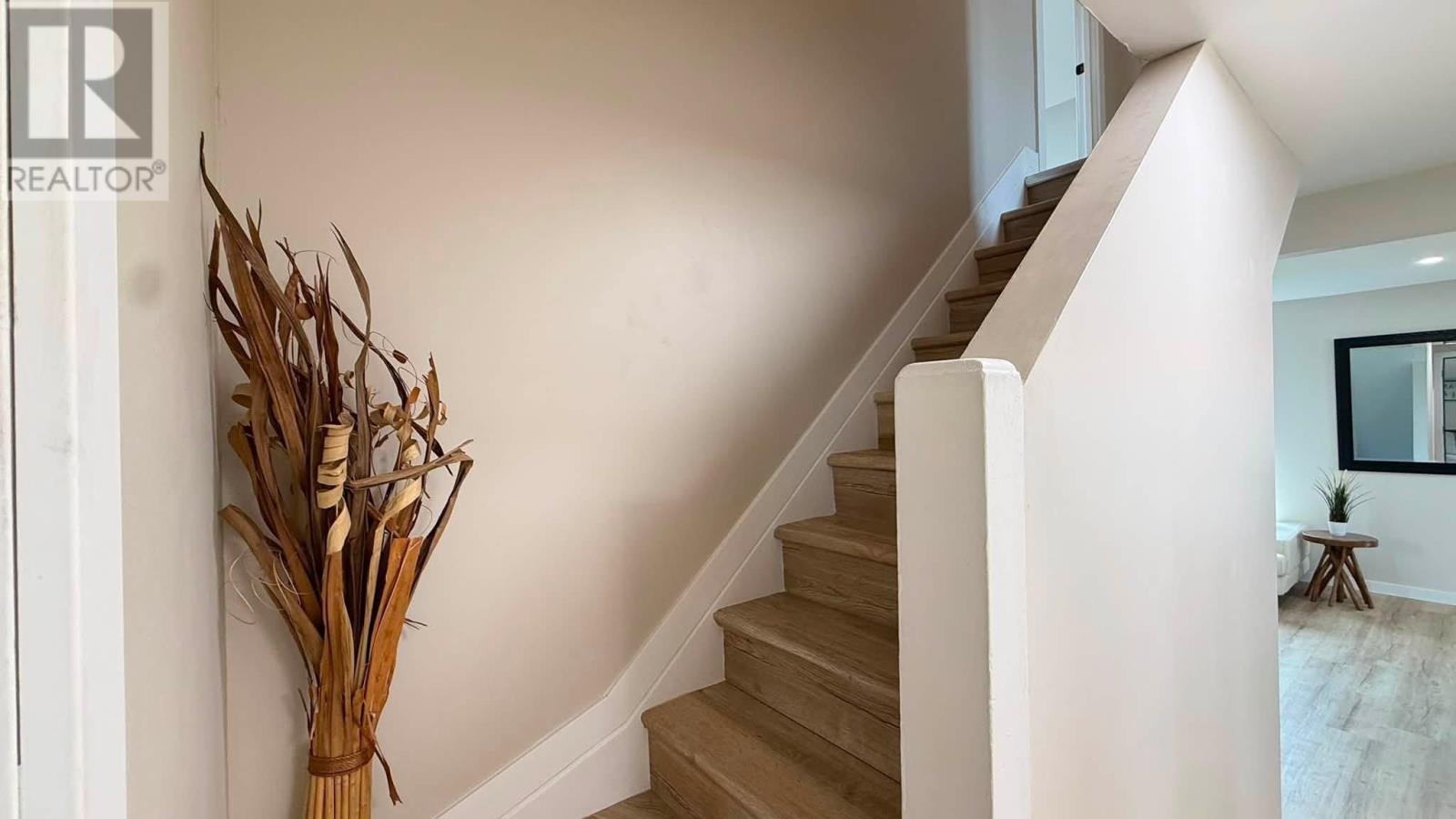 372 GRENVILLE AVE - 12