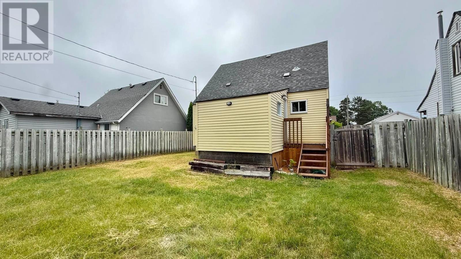 372 GRENVILLE AVE - 25