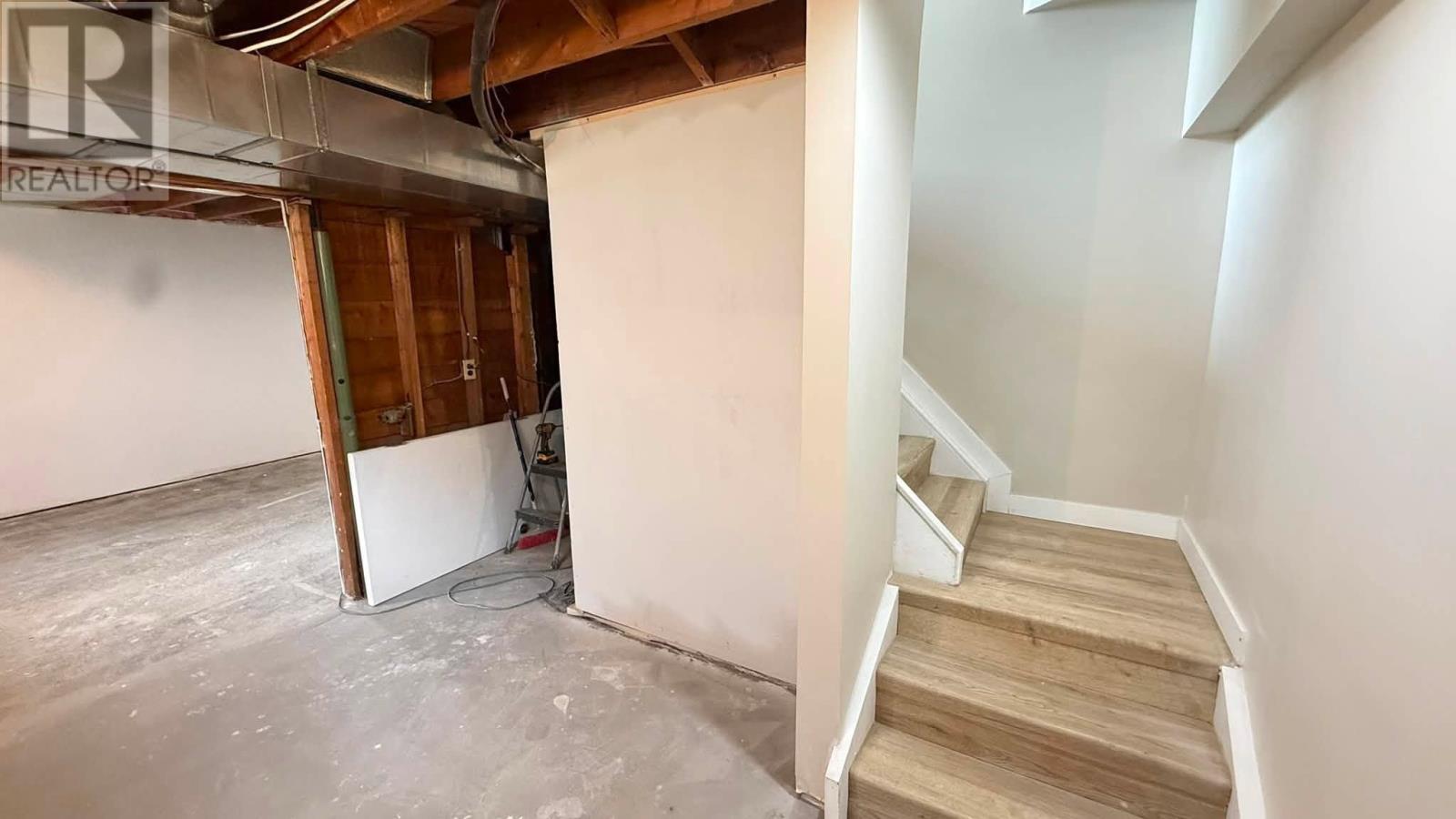 372 GRENVILLE AVE - 21