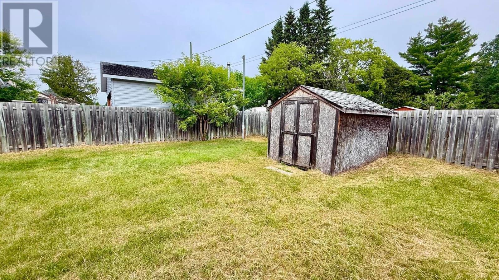 372 GRENVILLE AVE - 26