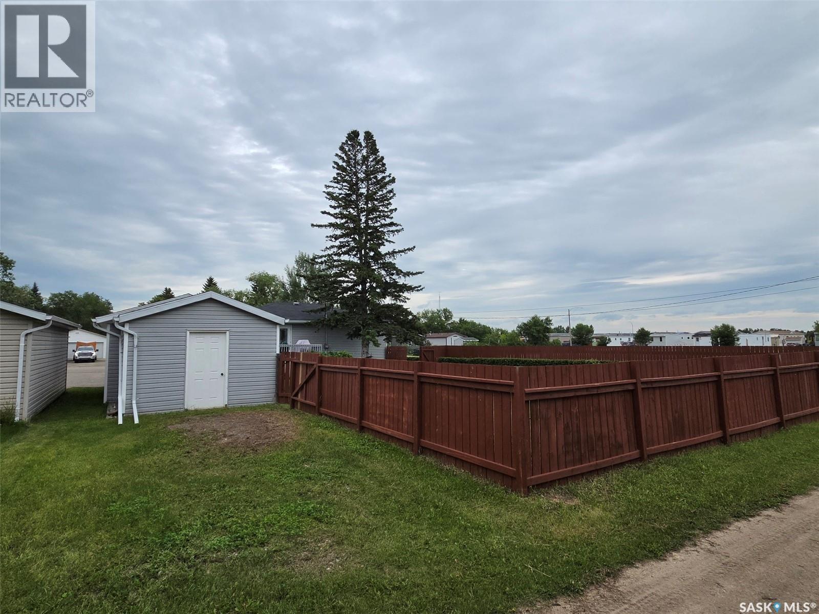 320 6th STREET W - 12