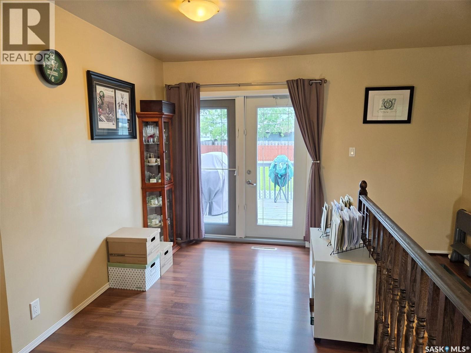 320 6th STREET W - 18