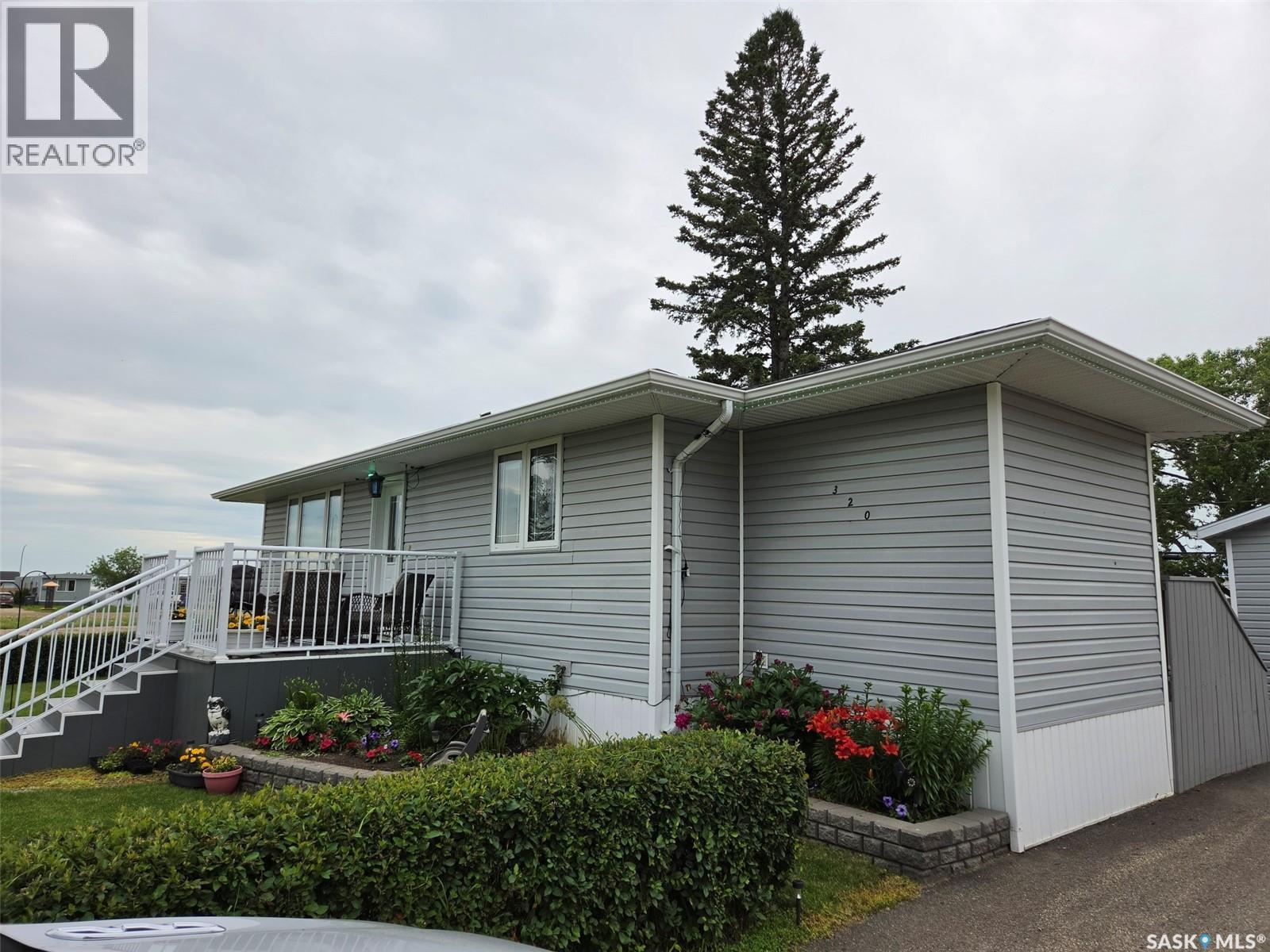 320 6th STREET W - photo 3