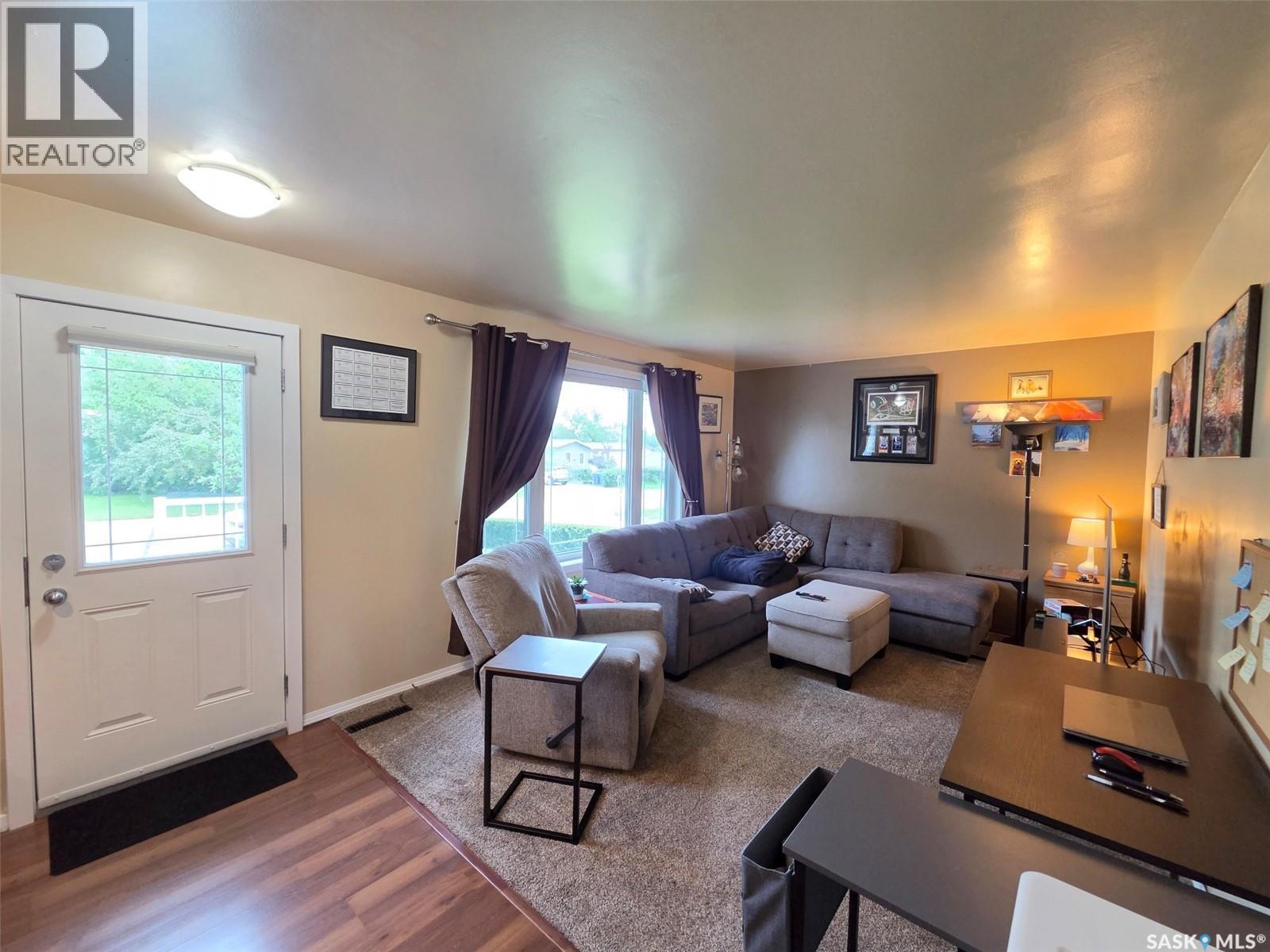 320 6th STREET W - 13