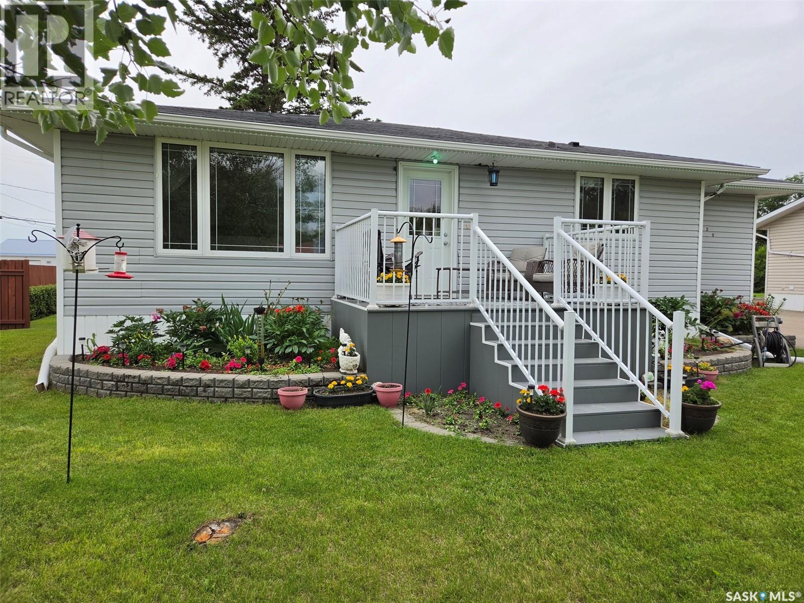 320 6th STREET W - 1