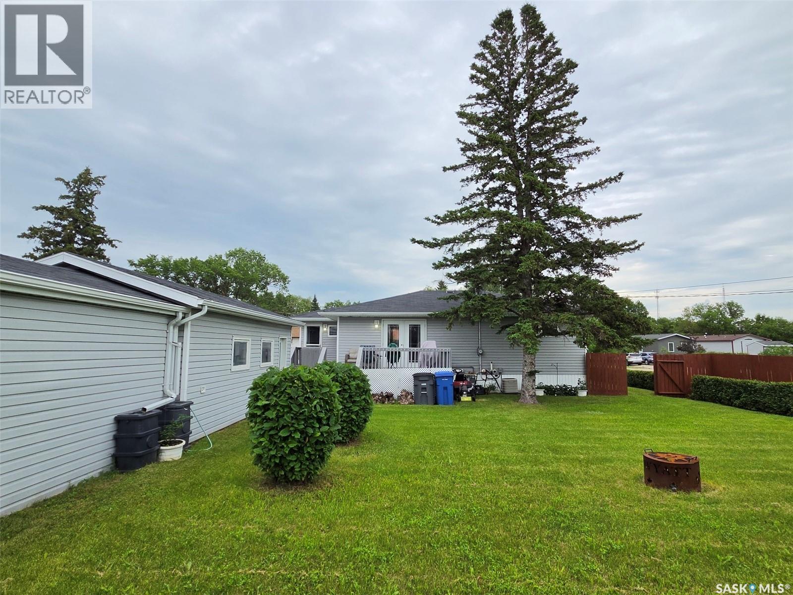 320 6th STREET W - 11
