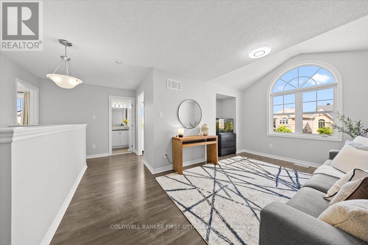 619 DUNDONALD DRIVE - 4