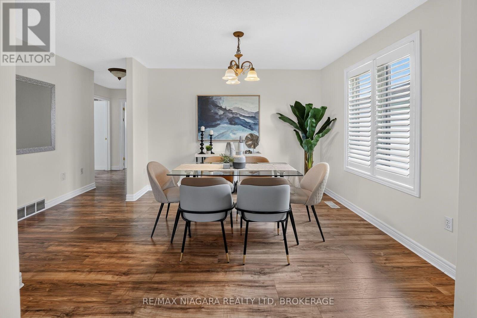 7710 VINCENT STREET W - 12