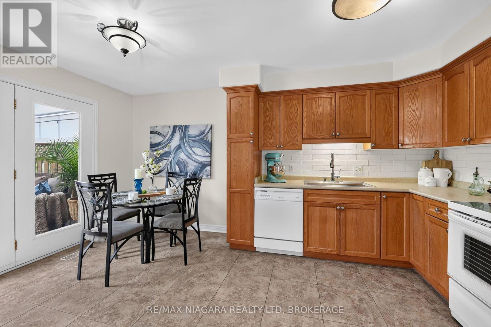 7710 VINCENT STREET W - 15
