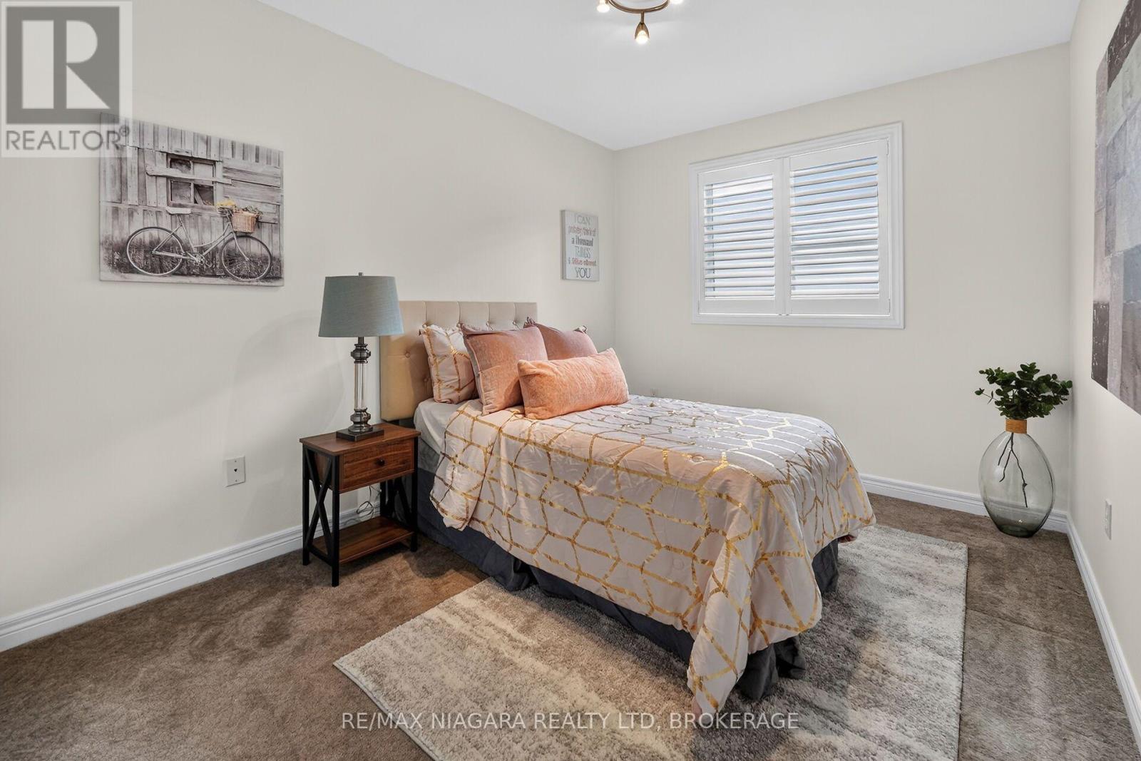 7710 VINCENT STREET W - 24