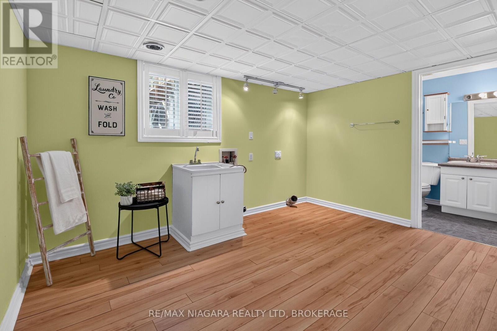 7710 VINCENT STREET W - 35