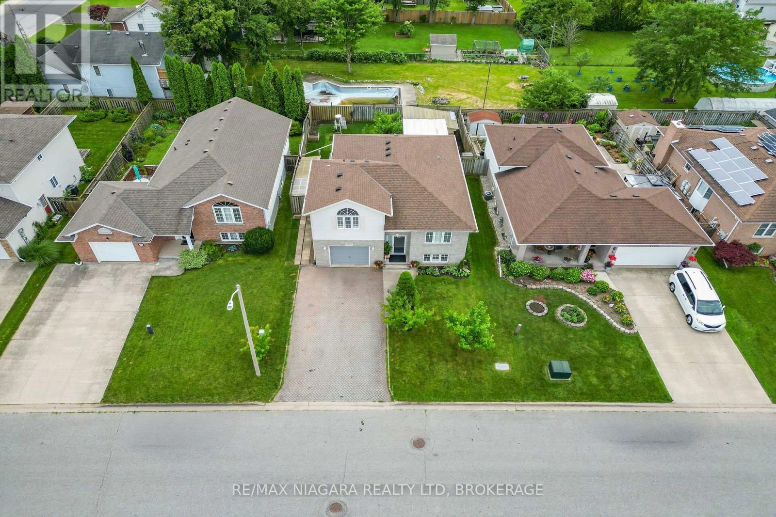 7710 VINCENT STREET W - 40