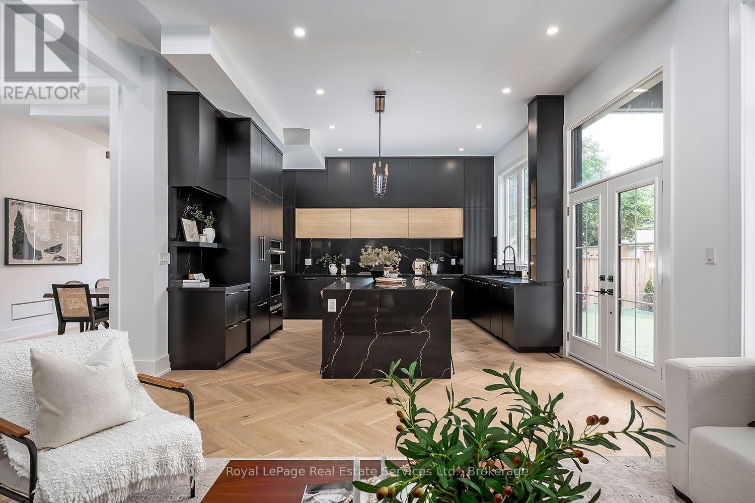 296 TUCK DRIVE - 11