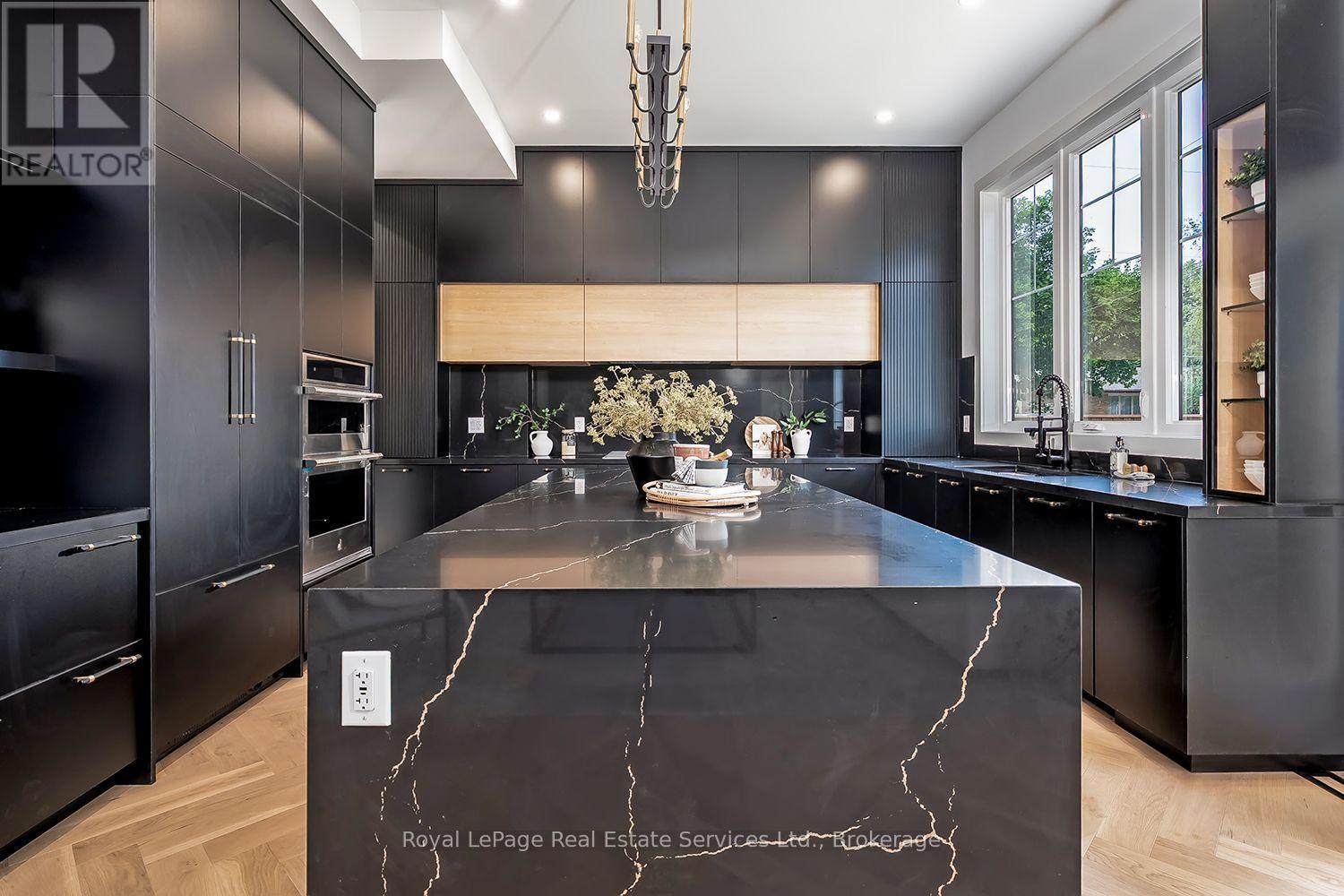296 TUCK DRIVE - 12